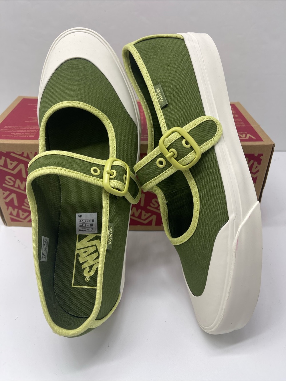 Vans WMNS Sz 8.5 Mary Jane Ballerina Green
VN000CRRCX1 Sandals Sneakers - Picture 9 of 16